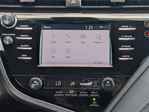 Used 2019 Toyota Camry SE image 14