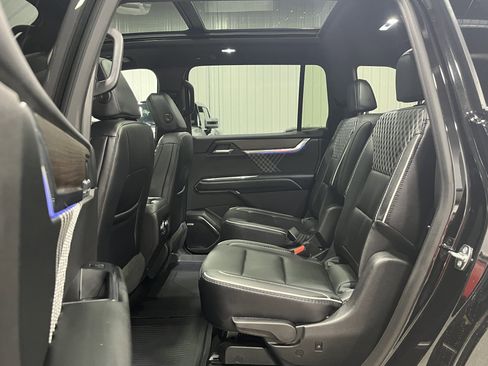 Certified 2026 GMC Acadia Denali w/ Super Cruise Package image 11