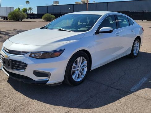Used 2016 Chevrolet Malibu Hybrid w/ Leather Package FWD image 4
