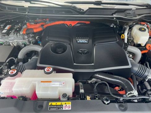 Used 2024 Toyota Tundra Limited AWD/4WD image 34