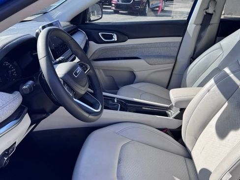 Used 2022 Jeep Compass Latitude AWD/4WD image 9