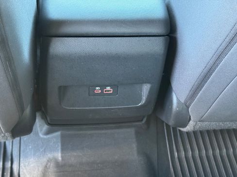 Used 2022 Nissan Frontier S w/ Graphics Package image 14