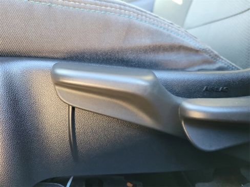 Used 2018 Chevrolet Cruze LT image 16