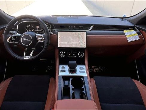 New 2026 Jaguar F-PACE SVR 575 Edition image 5