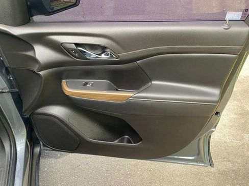 Used 2022 GMC Acadia SLE FWD image 37