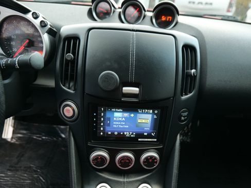 Used 2017 Nissan 370Z Coupe image 25