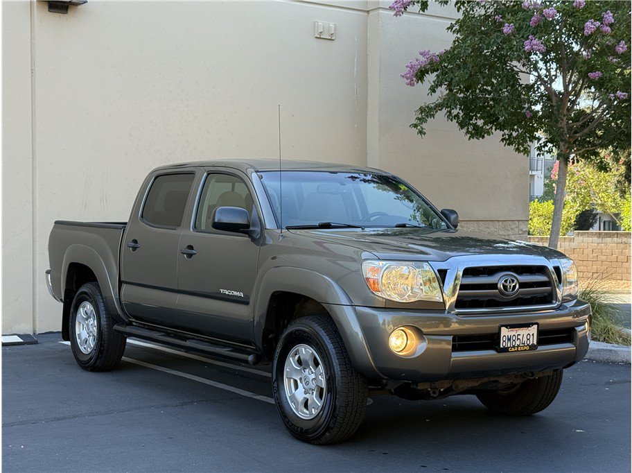 Used 2009 Toyota Tacoma PreRunner w/ SR5 Pkg #2 RWD image 1