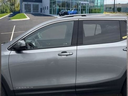 Used 2023 GMC Terrain SLT AWD/4WD image 6