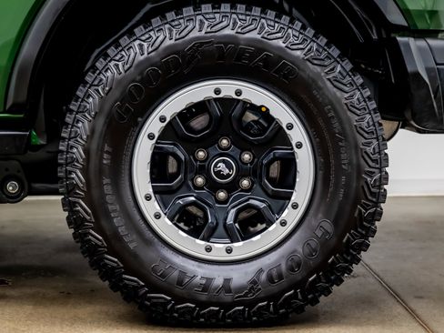 Used 2024 Ford Bronco Badlands AWD/4WD image 36