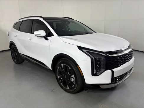 New 2026 Kia Sportage SX FWD image 2
