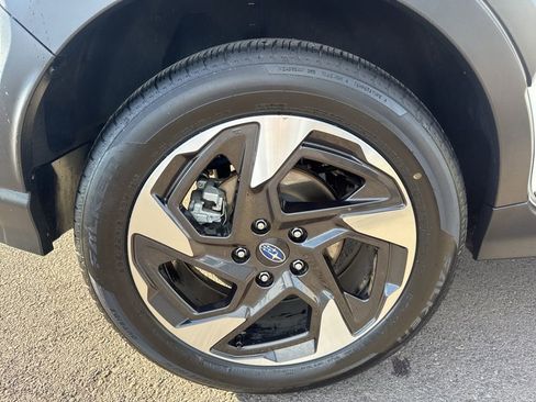 Certified 2025 Subaru Crosstrek 2.5i Limited w/ Crosstrek Mirror Package image 9