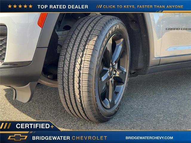 Used 2023 Jeep Grand Cherokee L Laredo AWD/4WD image 16