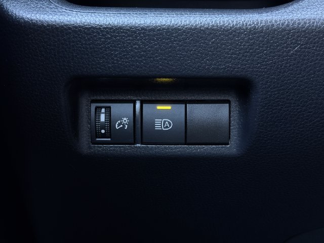 Used 2022 Toyota RAV4 XLE AWD/4WD image 21