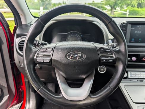 Used 2021 Hyundai Kona Limited FWD image 22