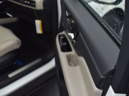 New 2026 Lincoln Corsair Grand Touring image 17