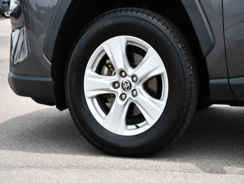 Used 2021 Toyota RAV4 XLE AWD/4WD image 12