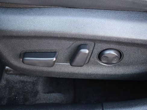 Used 2022 Kia Niro EX Premium image 7