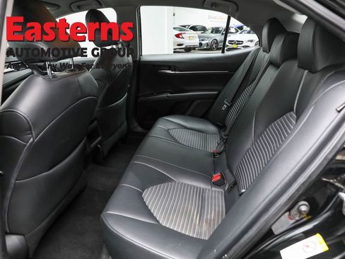 Used 2019 Toyota Camry SE image 19