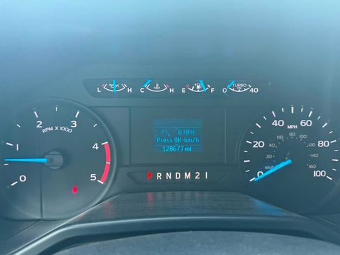 Used 2017 Ford F550 4x4 Regular Cab Super Duty image 5