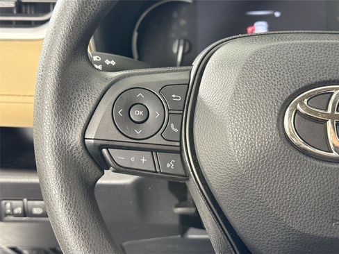 Used 2023 Toyota RAV4 LE image 17