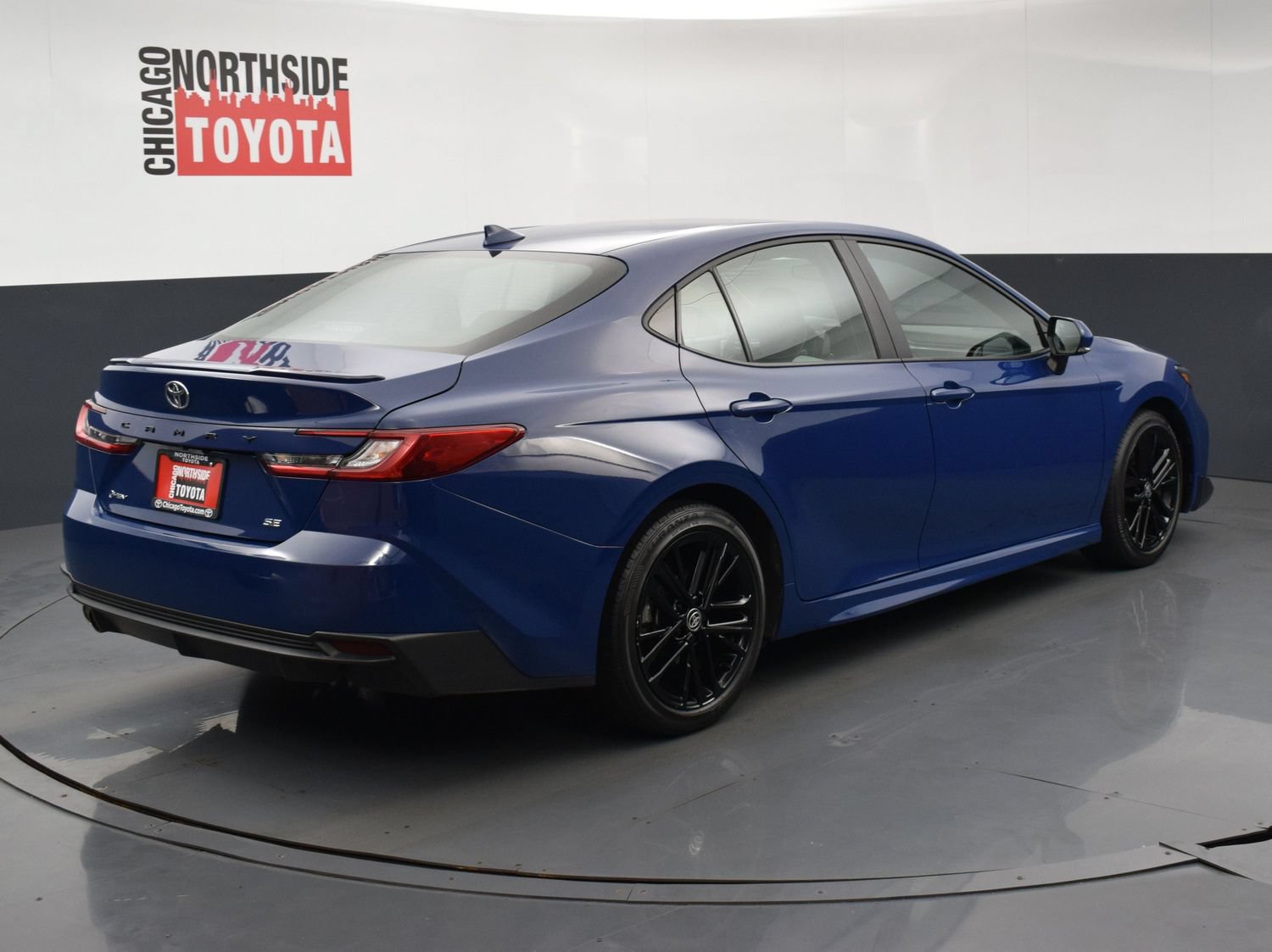 Used 2025 Toyota Camry SE FWD image 4