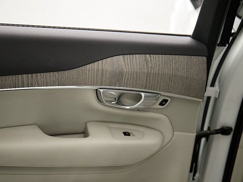 Certified 2023 Volvo XC90 T8 Plus w/ Protection Package Premier AWD/4WD image 19