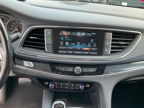 Used 2018 Buick Enclave Premium FWD image 13