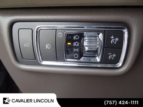 Used 2020 Lincoln Aviator Reserve w/ Equipment Group 201A AWD/4WD image 8