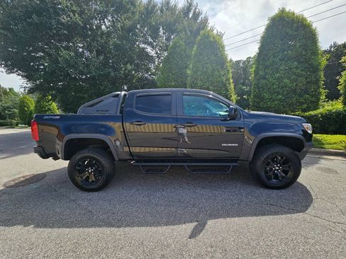 Used 2019 Chevrolet Colorado ZR2 w/ ZR2 Midnight Special Edition AWD/4WD image 7