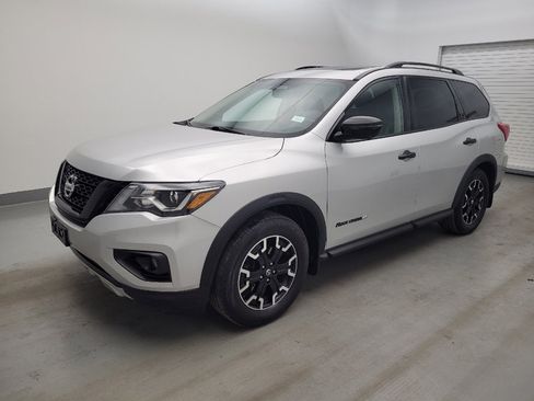 Used 2020 Nissan Pathfinder SL AWD/4WD image 2