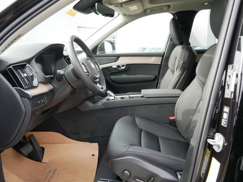 New 2026 Volvo XC90 T8 Plus AWD/4WD image 5