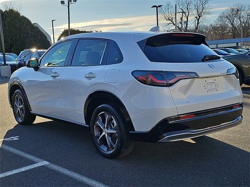 Used 2024 Honda HR-V EX-L image 4