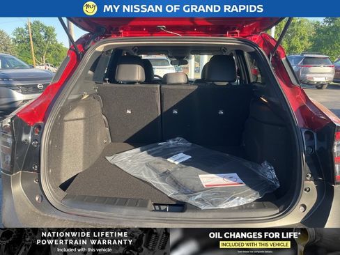 New 2026 Nissan Kicks SR AWD/4WD image 22