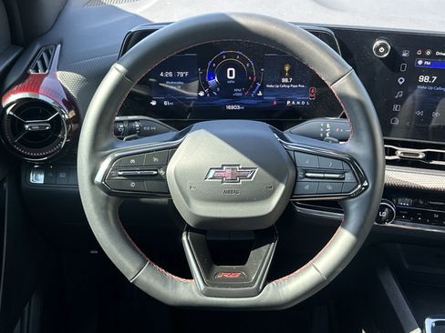Used 2025 Chevrolet Equinox RS w/ Convenience Package III FWD image 19