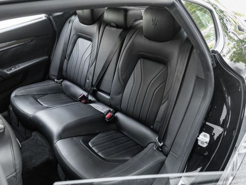 Used 2014 Maserati Quattroporte GTS image 15