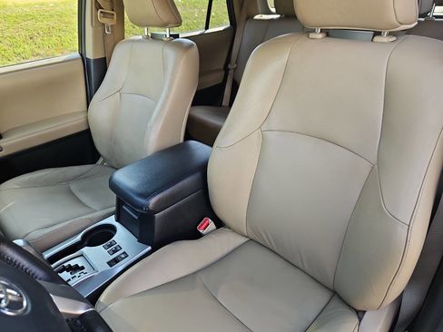 Used 2012 Toyota 4Runner Limited image 11
