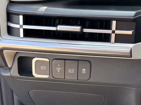 Used 2025 Hyundai Santa Fe SEL image 16