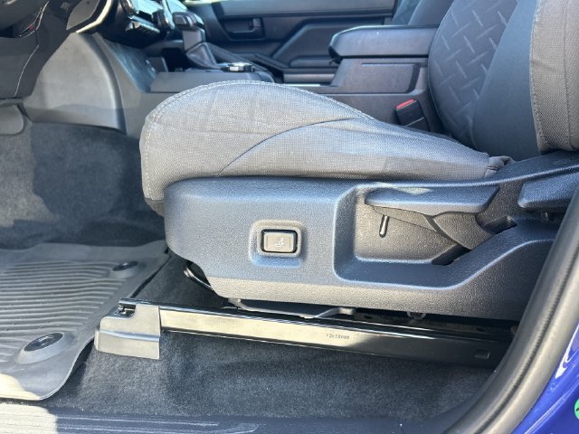 Used 2024 Toyota Tacoma SR5 AWD/4WD image 12