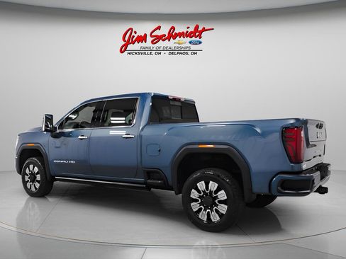 Used 2025 GMC Sierra 2500 Denali w/ Denali Reserve Package AWD/4WD image 4