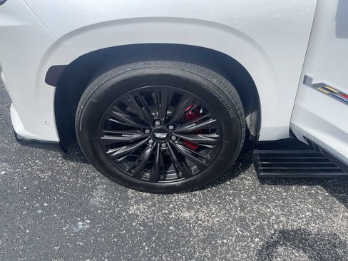 Certified 2023 Cadillac Escalade V w/ LPO, ONYX Package AWD/4WD image 34
