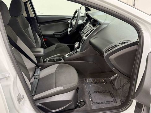 Used 2014 Ford Focus SE FWD image 27