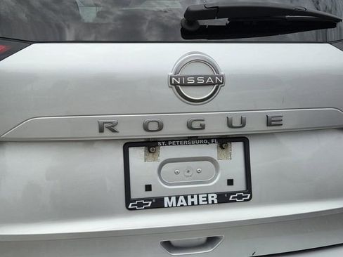 Used 2024 Nissan Rogue S FWD image 5
