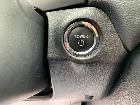 Used 2025 Toyota RAV4 XLE AWD/4WD image 26