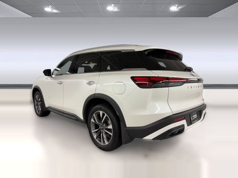 Used 2025 INFINITI QX60 Luxe FWD image 3