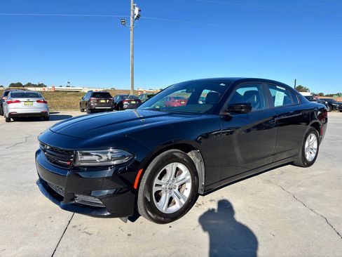 Used 2020 Dodge Charger SXT w/ Leather Interior Group image 8