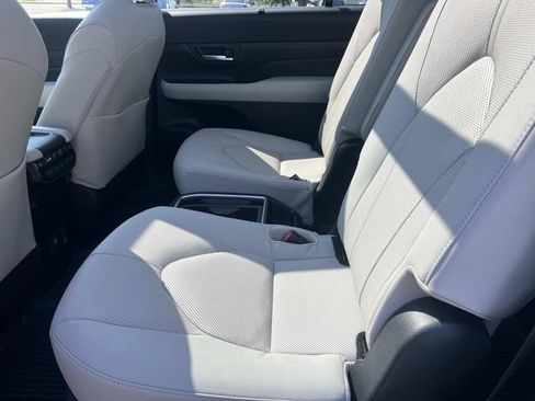 Used 2025 Toyota Grand Highlander AWD Hybrid image 20