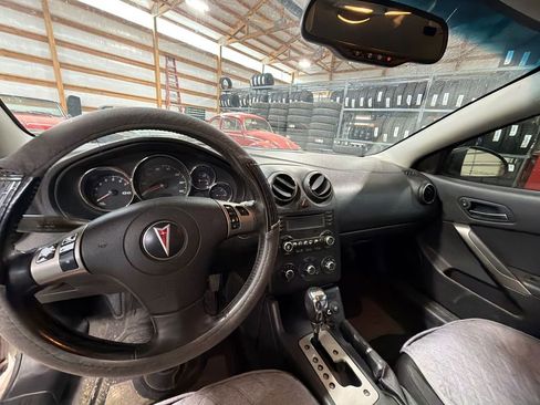Used 2009 Pontiac G6 GT FWD image 11