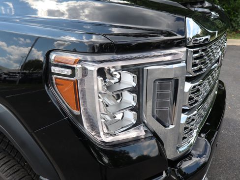 Used 2023 GMC Sierra 3500 Denali w/ Denali Ultimate Package AWD/4WD image 11