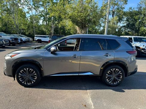 Used 2026 Nissan Rogue Platinum w/ Platinum Premium Package AWD/4WD image 2