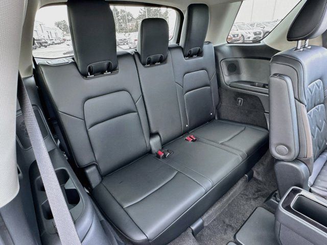 New 2026 Nissan Pathfinder Platinum AWD/4WD image 24